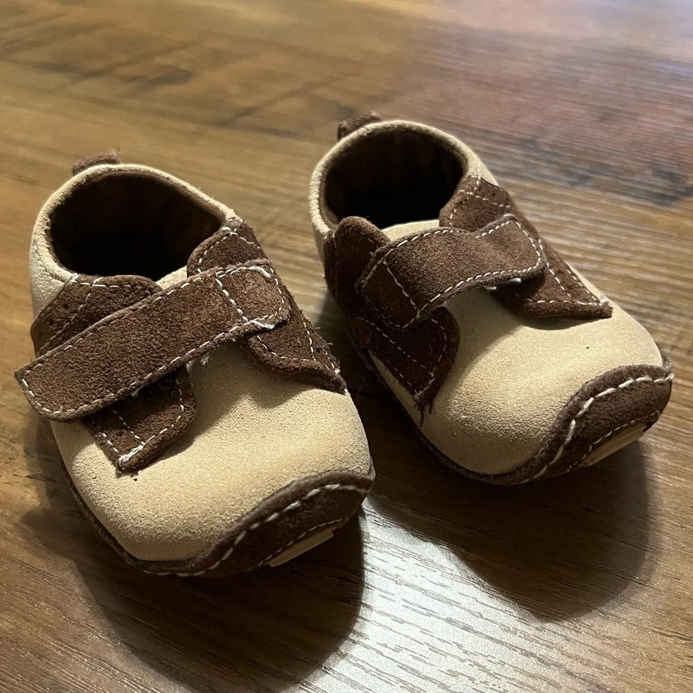 Baby Deer Vintage 80s Brown and Tan Suede Baby Shoes Size 2